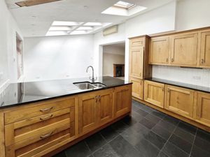 Kitchen- click for photo gallery